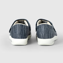 Load image into Gallery viewer, Chloe Stretch No-Tie Wide Shoes w/ Adjustable Closure