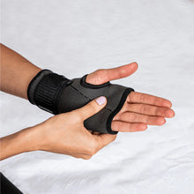Load image into Gallery viewer, Wrist Recovery Brace