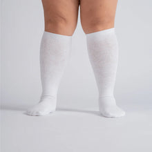 Load image into Gallery viewer, Padded Extra-Stretch Knee Socks
